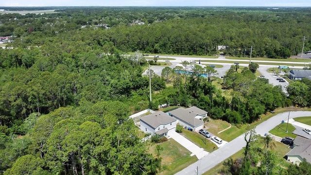2042 1ST AVENUE, Deland, FL 32724