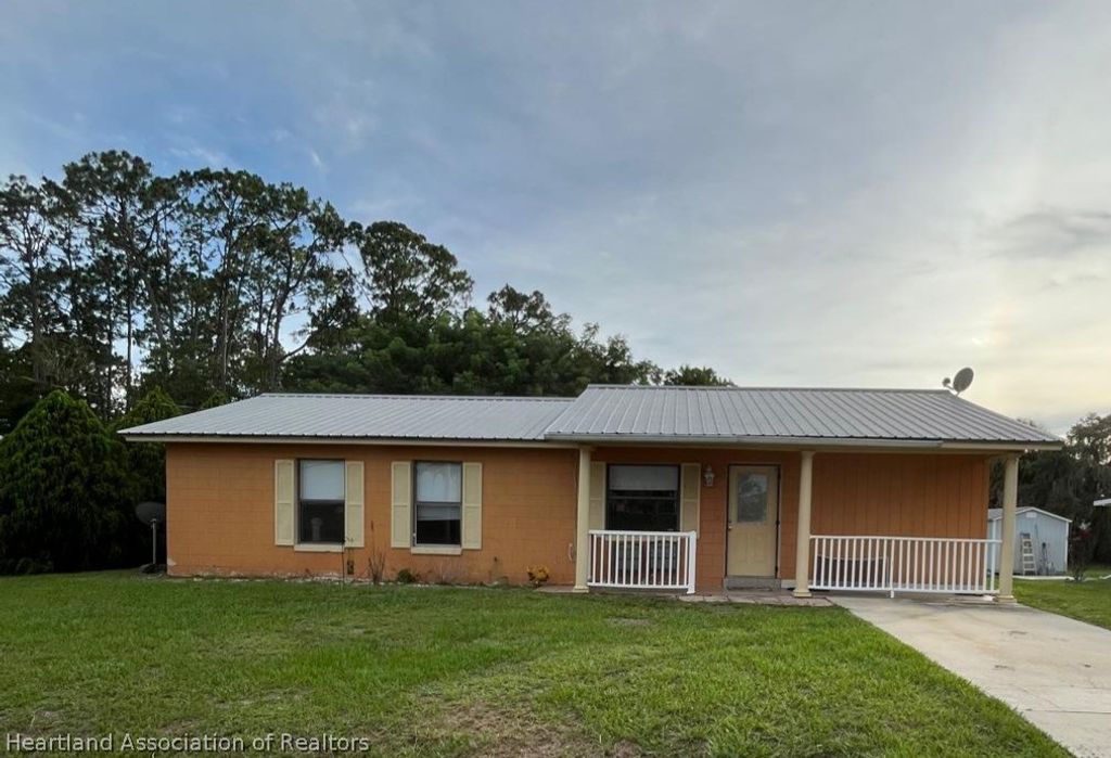 749 MEMORIAL Drive, Sebring, FL 33870
