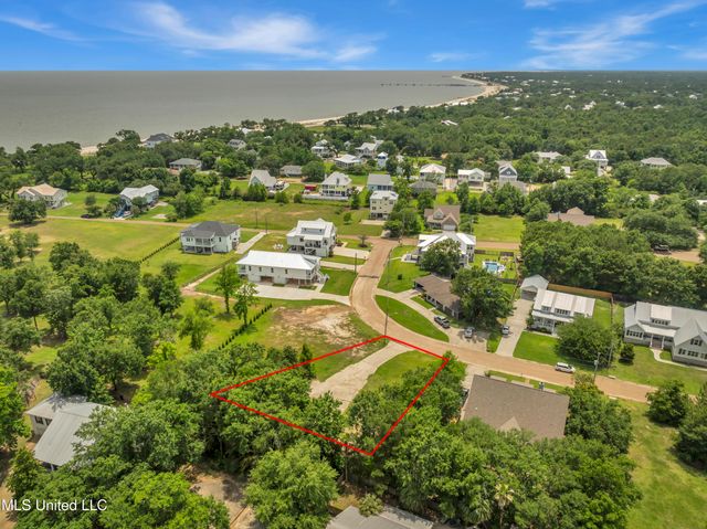 108 Seabrook Drive, Waveland, MS 39576