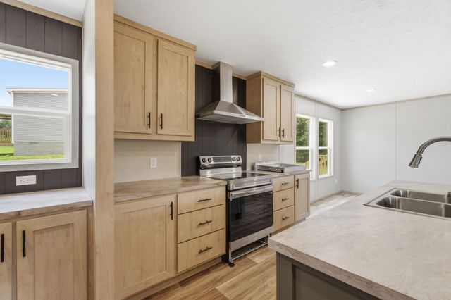 345 Meridian Dr, Smithville, TN 37166
