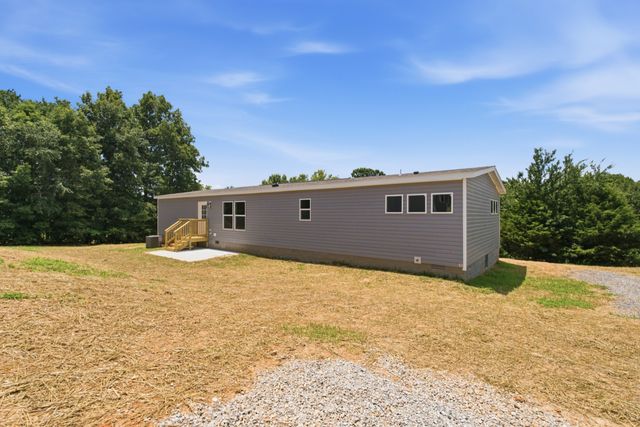 345 Meridian Dr, Smithville, TN 37166