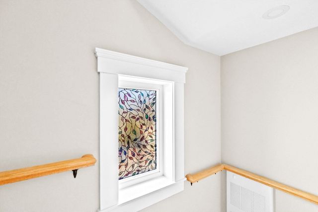 31 Mayflower St 3, Plymouth, MA 02360