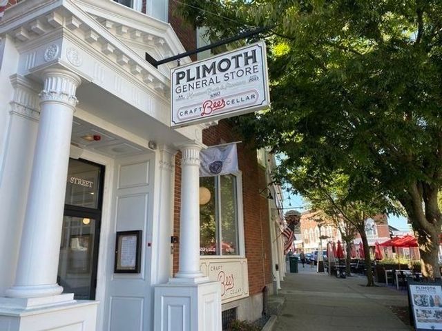 31 Mayflower St 3, Plymouth, MA 02360