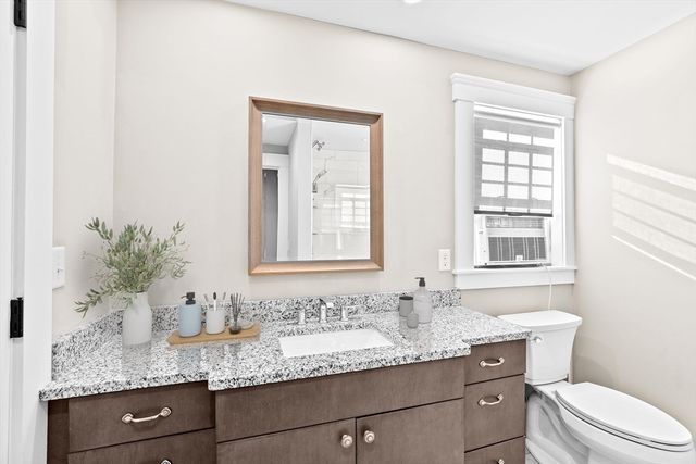 31 Mayflower St 3, Plymouth, MA 02360