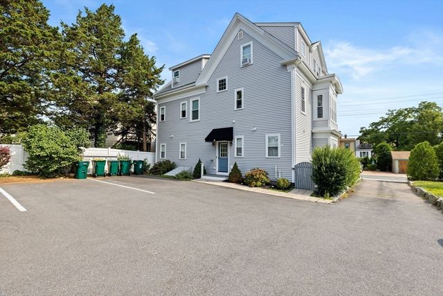 31 Mayflower St 3, Plymouth, MA 02360