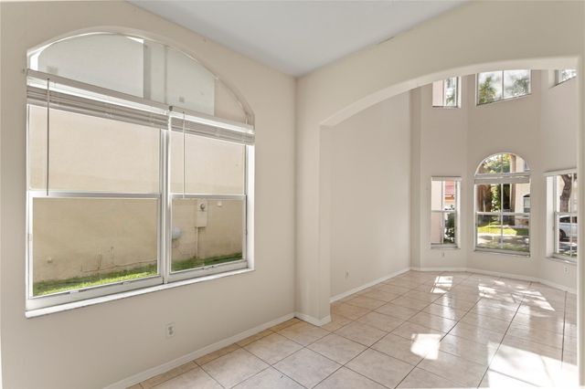 2215 NW 76th Terrace, Pembroke Pines, FL 33024