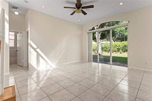 2215 NW 76th Terrace, Pembroke Pines, FL 33024