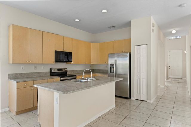 2215 NW 76th Terrace, Pembroke Pines, FL 33024