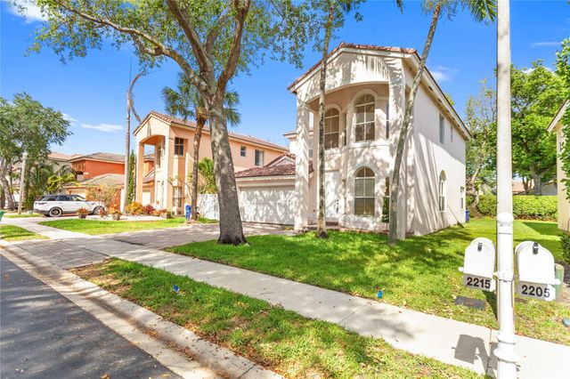 2215 NW 76th Terrace, Pembroke Pines, FL 33024