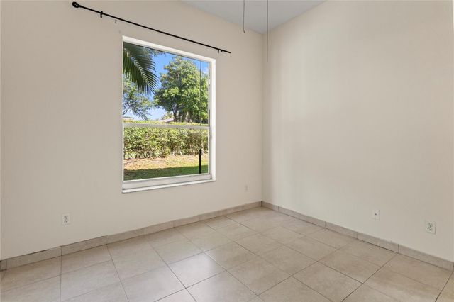 2215 NW 76th Terrace, Pembroke Pines, FL 33024