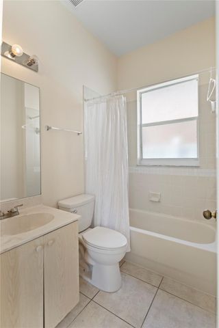 2215 NW 76th Terrace, Pembroke Pines, FL 33024