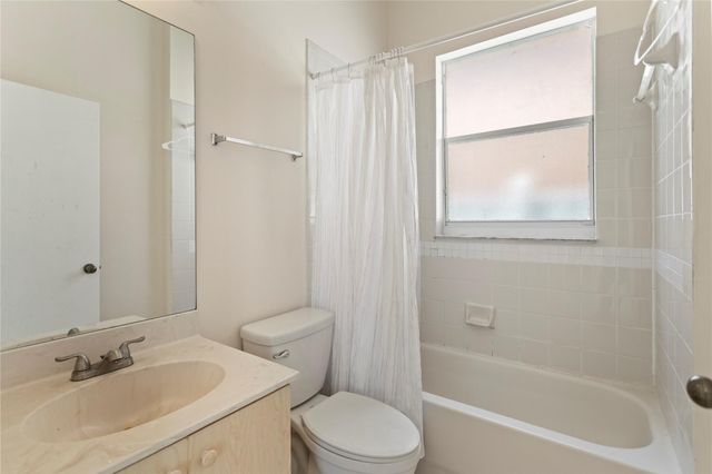 2215 NW 76th Terrace, Pembroke Pines, FL 33024