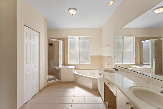 2215 NW 76th Terrace, Pembroke Pines, FL 33024