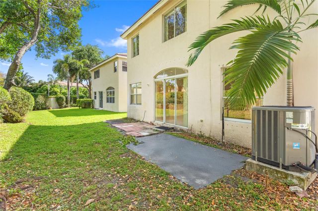 2215 NW 76th Terrace, Pembroke Pines, FL 33024