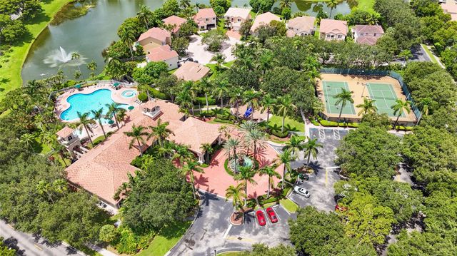 2215 NW 76th Terrace, Pembroke Pines, FL 33024