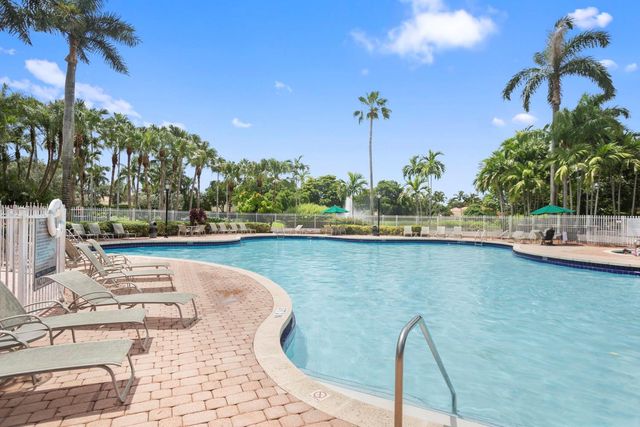 2215 NW 76th Terrace, Pembroke Pines, FL 33024