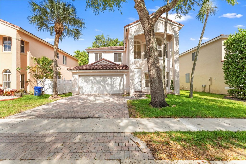 2215 NW 76th Terrace, Pembroke Pines, FL 33024
