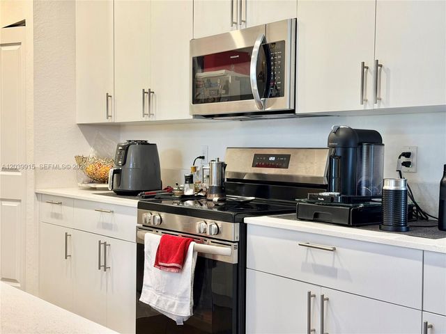 2950 Park Pl 5838, Dania Beach, FL 33312