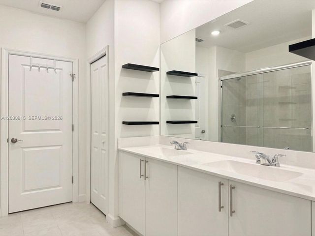 2950 Park Pl 5838, Dania Beach, FL 33312