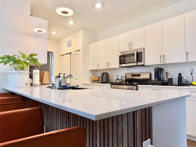 2950 Park Pl 5838, Dania Beach, FL 33312