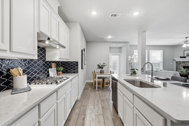 1916 Outpost Creek Lane, Aubrey, TX 76227
