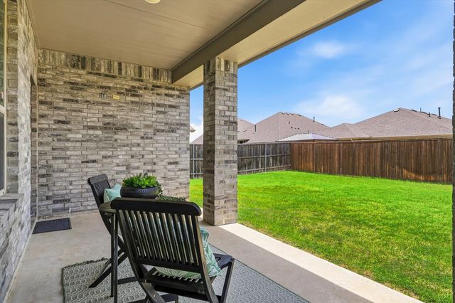 1916 Outpost Creek Lane, Aubrey, TX 76227