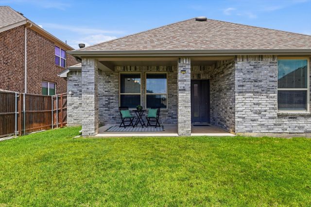1916 Outpost Creek Lane, Aubrey, TX 76227
