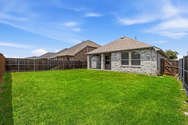 1916 Outpost Creek Lane, Aubrey, TX 76227