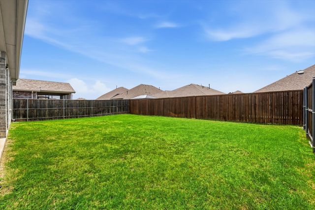 1916 Outpost Creek Lane, Aubrey, TX 76227