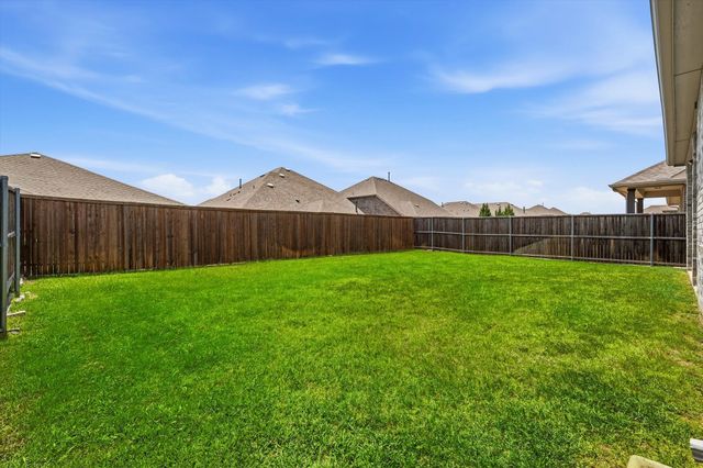 1916 Outpost Creek Lane, Aubrey, TX 76227