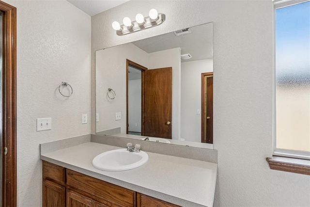 10625 NW 34th Street, Yukon, OK 73099