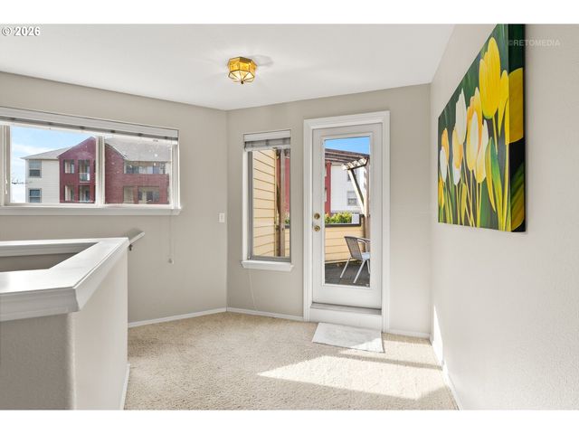 8325 Sw SENECA St, Tualatin, OR 97062