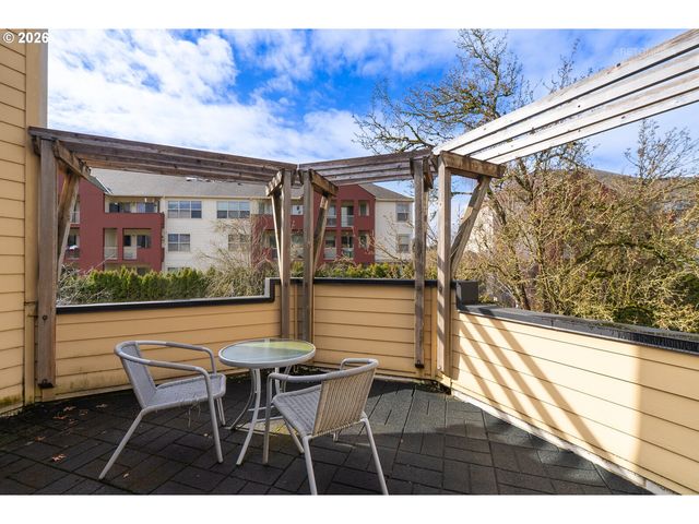 8325 Sw SENECA St, Tualatin, OR 97062