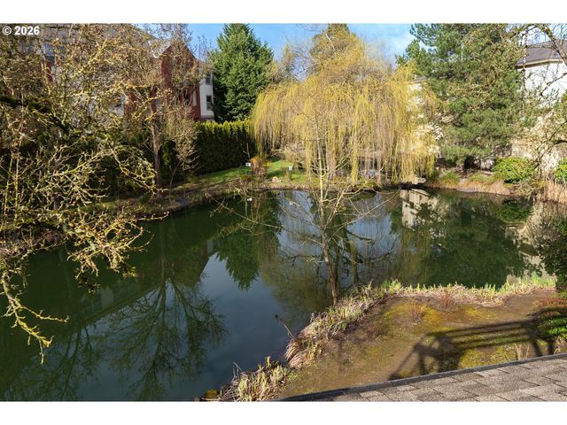 8325 Sw SENECA St, Tualatin, OR 97062