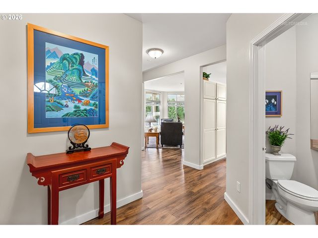 8325 Sw SENECA St, Tualatin, OR 97062