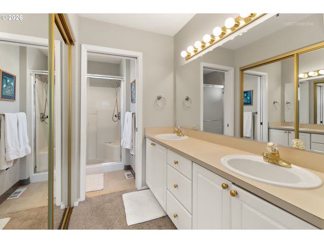 8325 Sw SENECA St, Tualatin, OR 97062