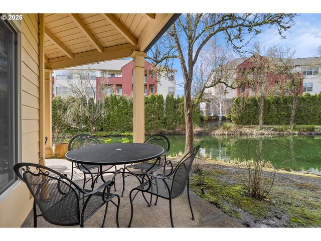 8325 Sw SENECA St, Tualatin, OR 97062