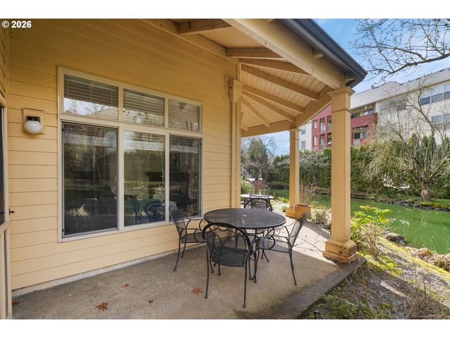 8325 Sw SENECA St, Tualatin, OR 97062