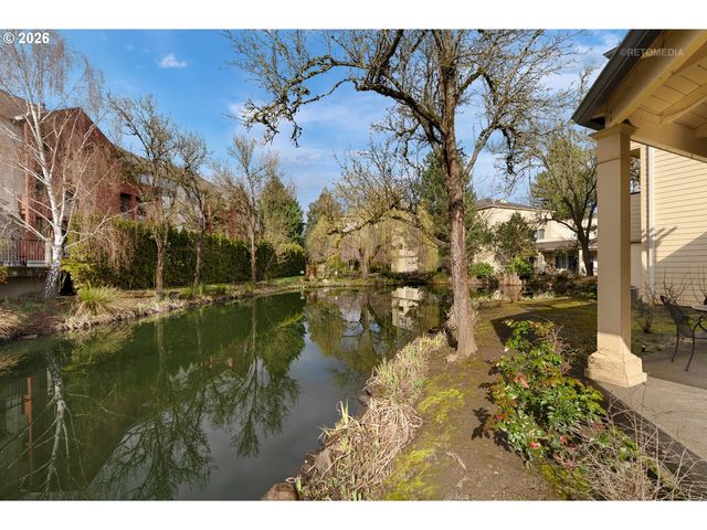 8325 Sw SENECA St, Tualatin, OR 97062