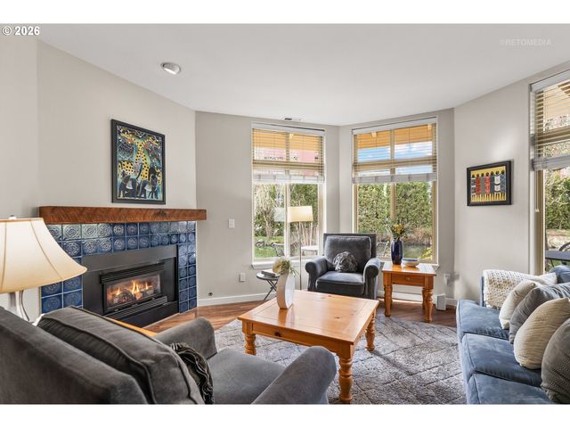 8325 Sw SENECA St, Tualatin, OR 97062