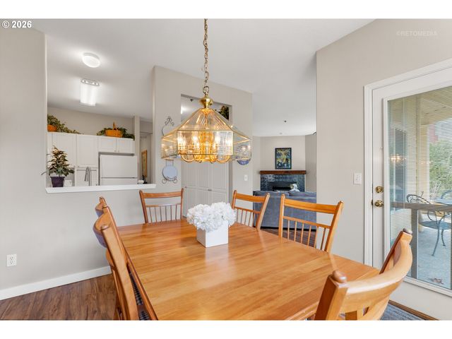 8325 Sw SENECA St, Tualatin, OR 97062