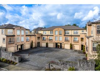 8325 Sw SENECA St, Tualatin, OR 97062