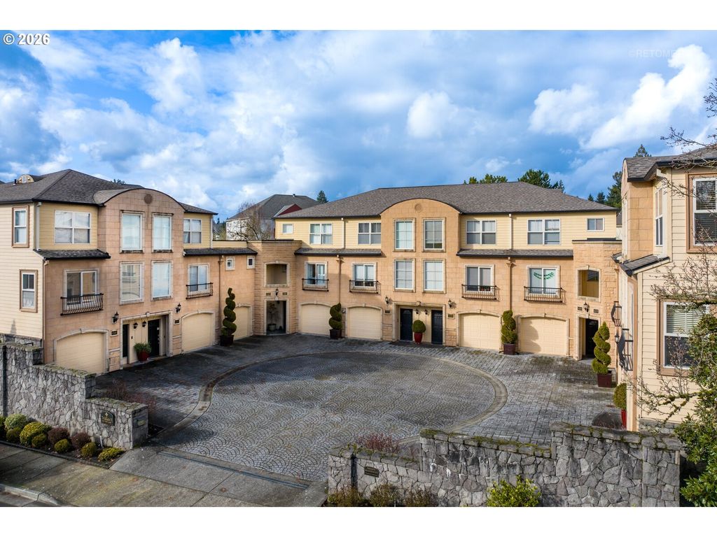 8325 Sw SENECA St, Tualatin, OR 97062