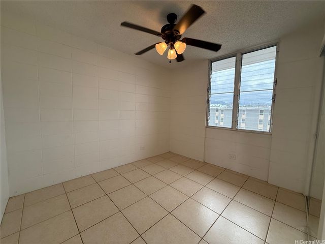 94-246 Leoku Street 303, Waipahu, HI 96797