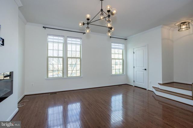 2023 SERVICEBERRY RD, Dumfries, VA 22026