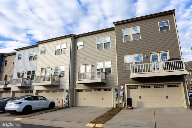 2023 SERVICEBERRY RD, Dumfries, VA 22026