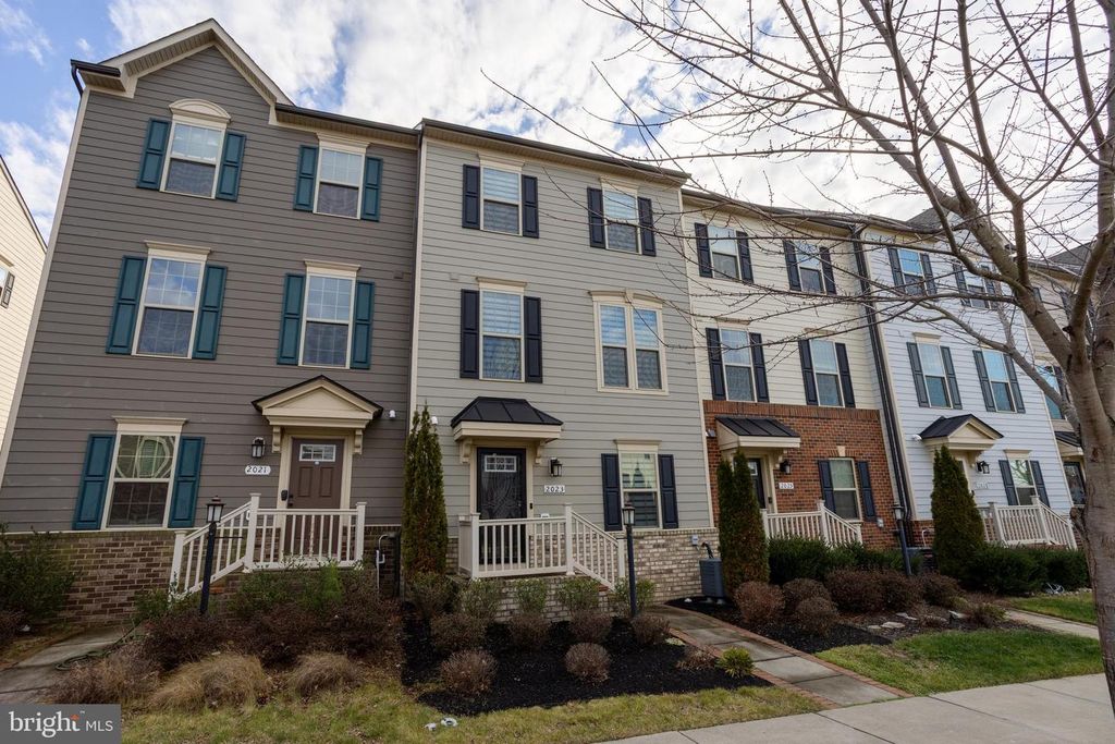 2023 SERVICEBERRY RD, Dumfries, VA 22026