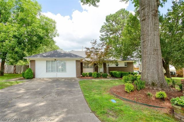 1910 N 46th Terrace, Fort Smith, AR 72904