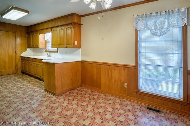 1910 N 46th Terrace, Fort Smith, AR 72904