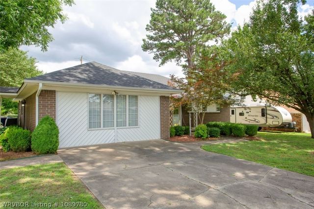 1910 N 46th Terrace, Fort Smith, AR 72904
